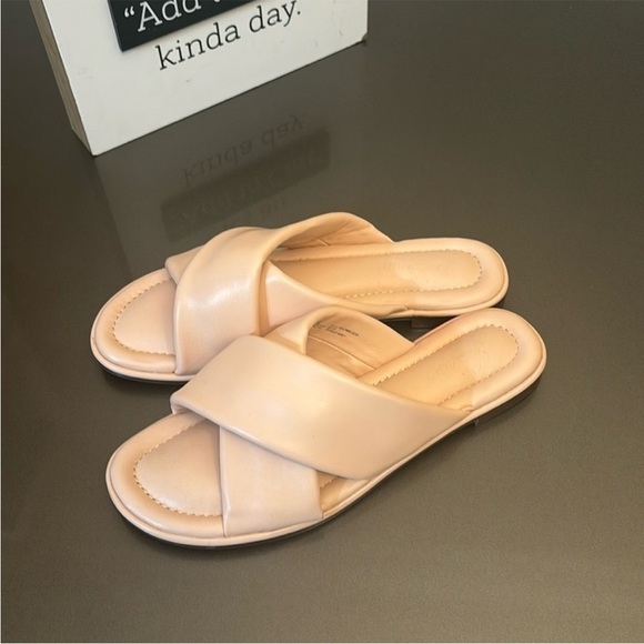 Women's Cream Slide Sandals - Picture 4 of 7